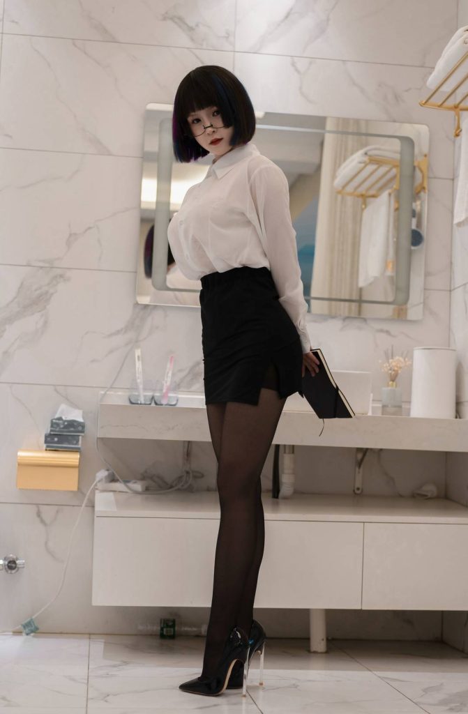 图片[3]-晕崽Zz美女写真图集合集打包下载35套 17GB-密语社